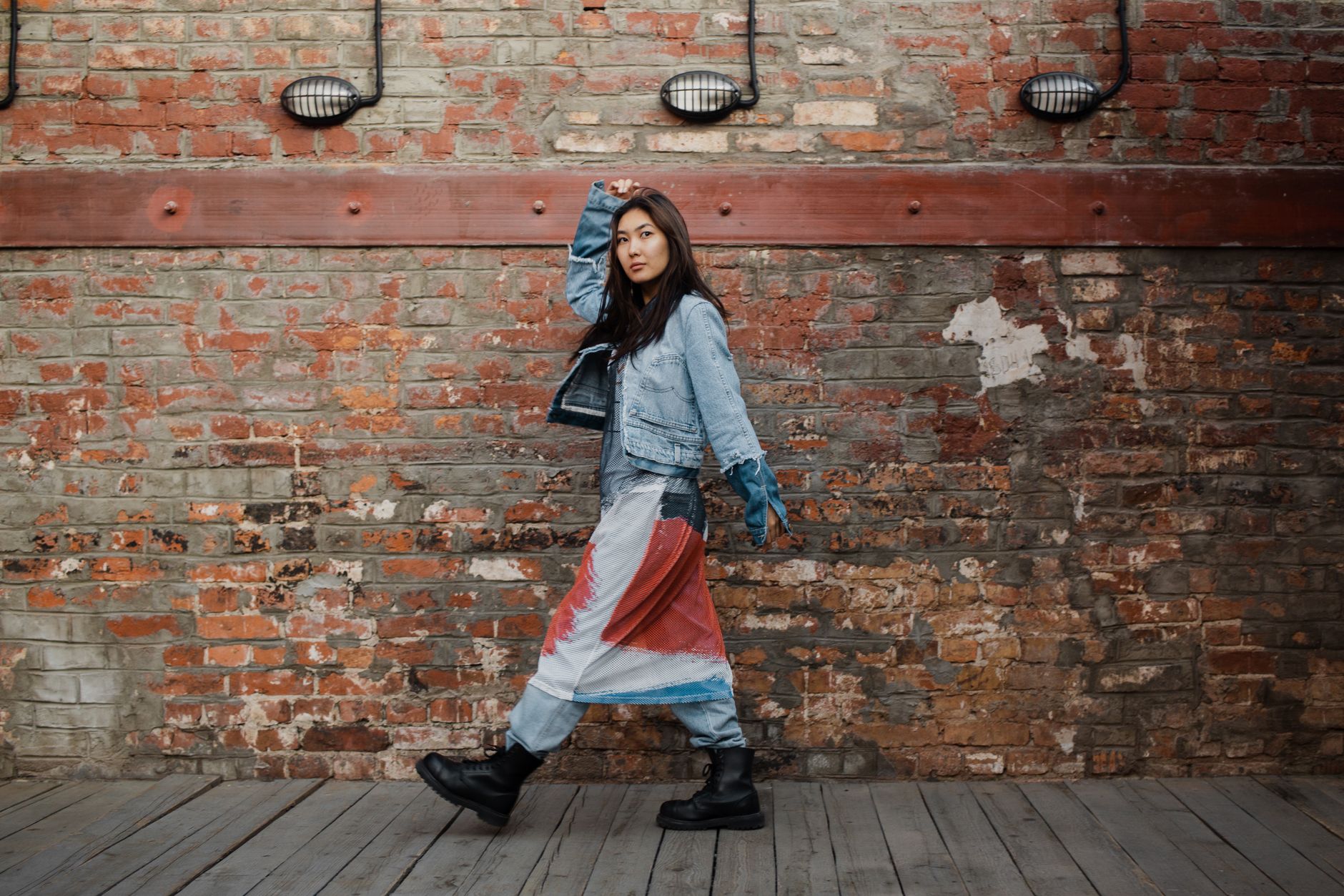 Double denim : le total look jean s'impose pour le printemps-été 2027