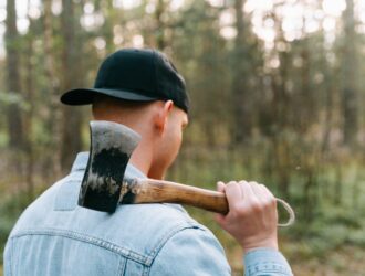 Wrangler x ROA : un denim de travail au camouflage de hibou pour l'hiver